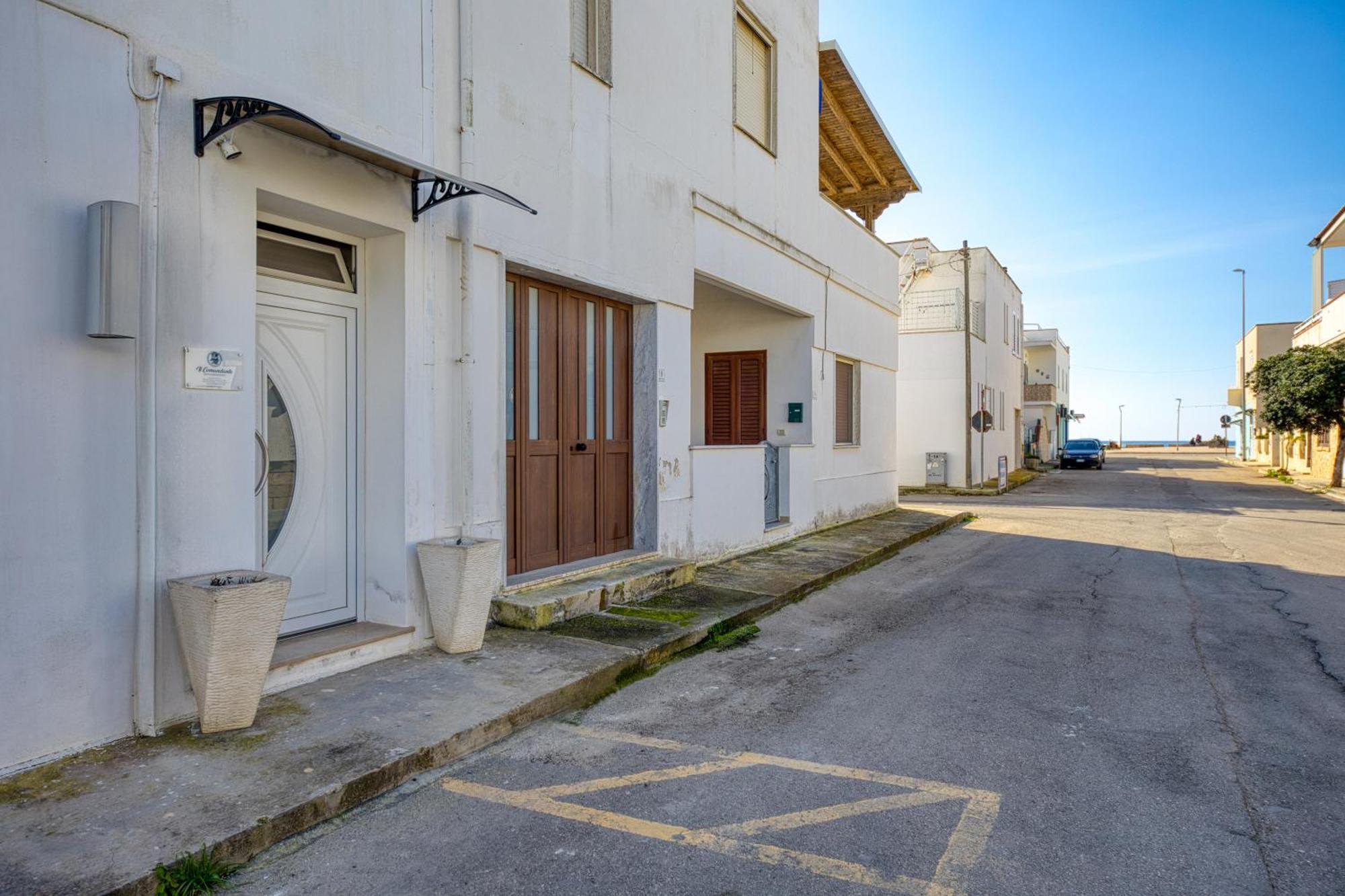 B&B Il Comandante A 100 M Dalla Spiaggia Torre San Giovanni Ugento Luaran gambar